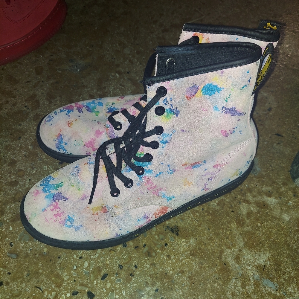 Womens size 7 dr martens